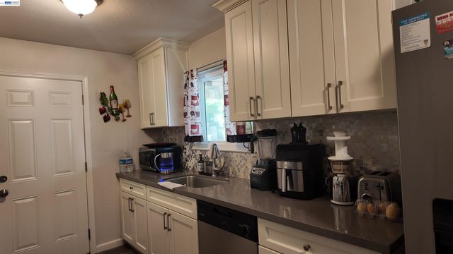 9957 Nebula Way, Sacramento, CA 95827