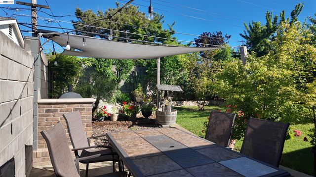 9957 Nebula Way, Sacramento, CA 95827