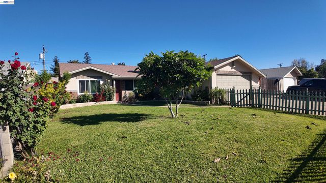 9957 Nebula Way, Sacramento, CA 95827