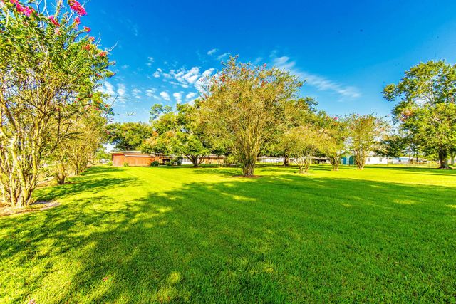 127 Main Project Road, Schriever, LA 70395