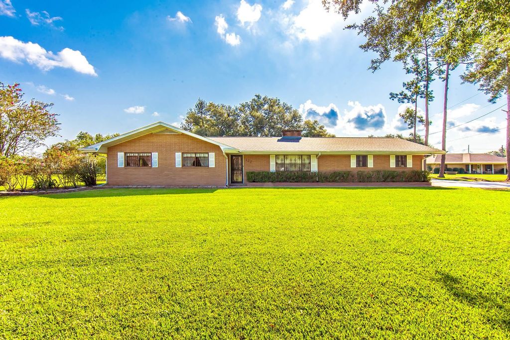 127 Main Project Road, Schriever, LA 70395