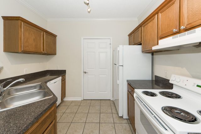 45 Sycamore Avenue 1126, Charleston, SC 29407