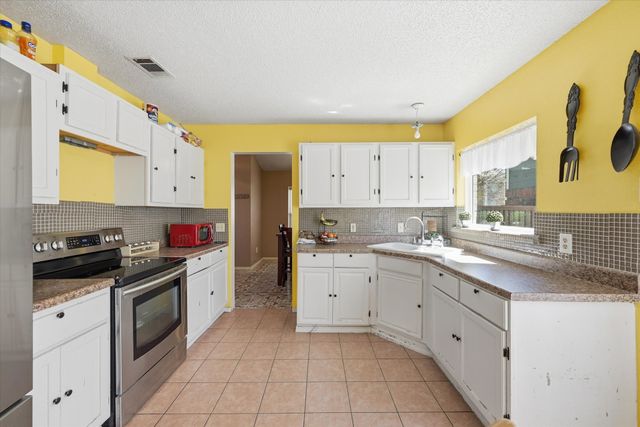 919 Brae Loch Drive, Dallas, TX 75217