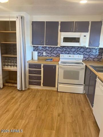 9427 E UNIVERSITY Drive 80, Mesa, AZ 85207