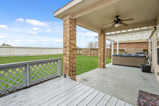 6605 Fallen Breeze Lane, Dickinson, TX 77539