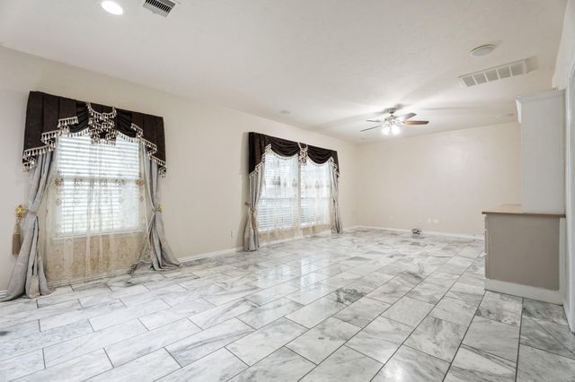 6605 Fallen Breeze Lane, Dickinson, TX 77539