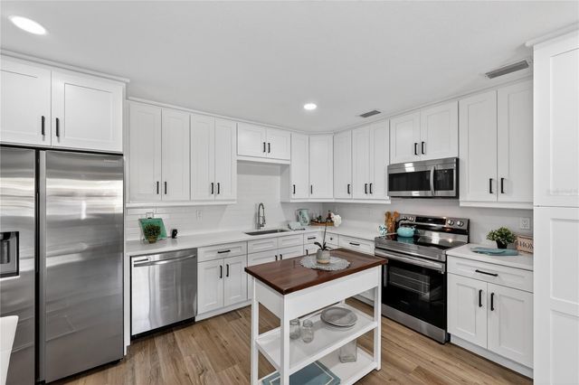 208 W HILDA STREET, Tampa, FL 33603