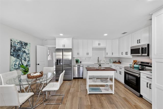 208 W HILDA STREET, Tampa, FL 33603