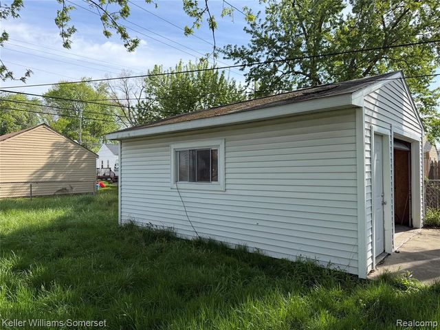 8499 Chapp Avenue, Warren, MI 48089