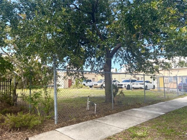 1420 5TH STREET, Sarasota, FL 34236