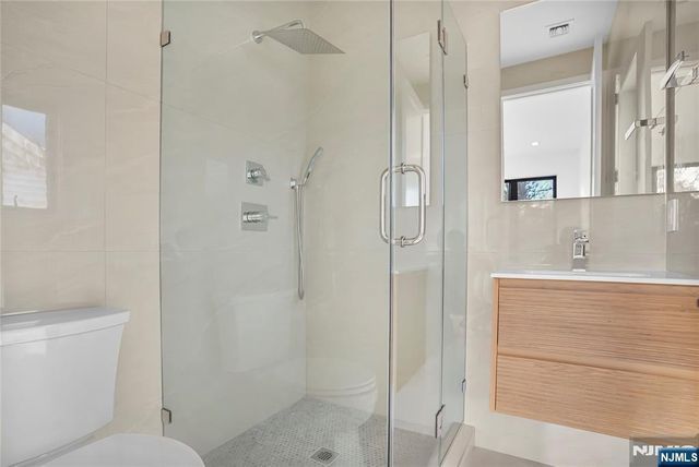 12-25 Eastern Drive, Fair Lawn, NJ 07410