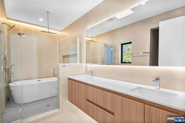 12-25 Eastern Drive, Fair Lawn, NJ 07410