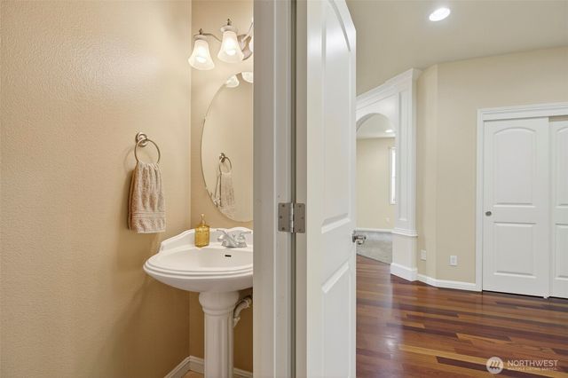 16715 NE 5th Street, Vancouver, WA 98684