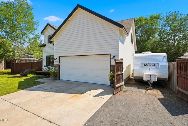 3353 NE Collier Court, Bend, OR 97701