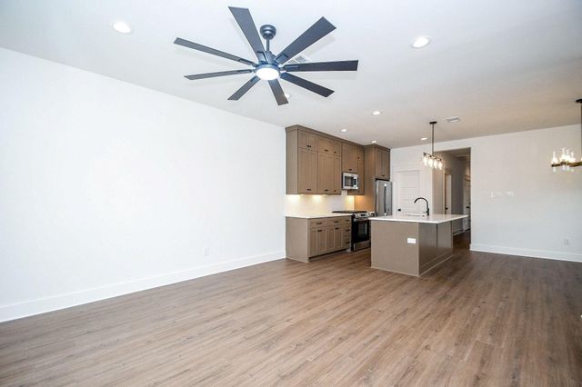 4101 Victoria Avenue B, Dickinson, TX 77539