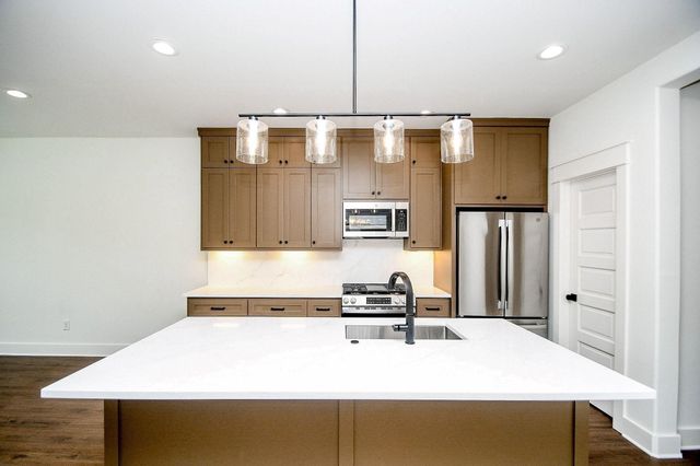 4101 Victoria Avenue B, Dickinson, TX 77539