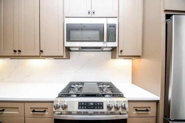 4101 Victoria Avenue B, Dickinson, TX 77539