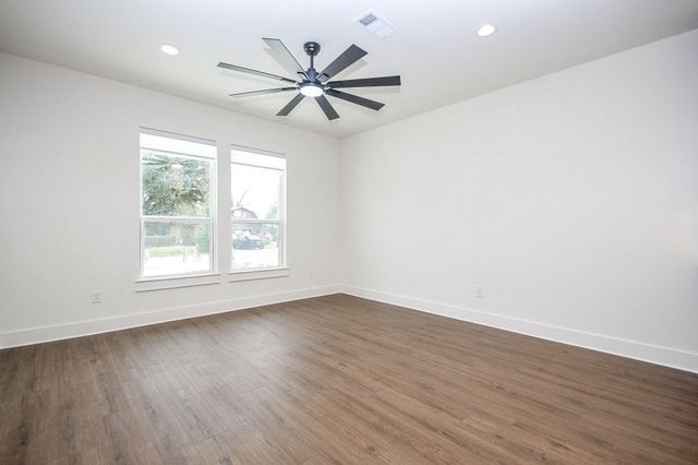 4101 Victoria Avenue B, Dickinson, TX 77539