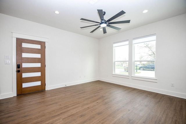 4101 Victoria Avenue B, Dickinson, TX 77539