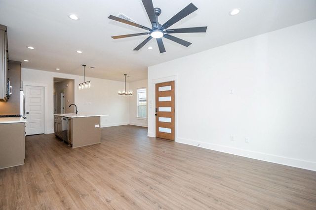 4101 Victoria Avenue B, Dickinson, TX 77539