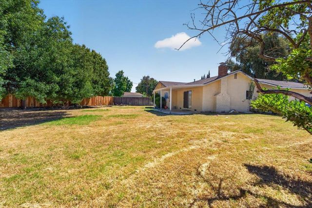 2061 Juanita Ct, Modesto, CA 95350