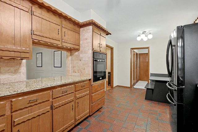 6414 E 12th St, Wichita, KS 67206