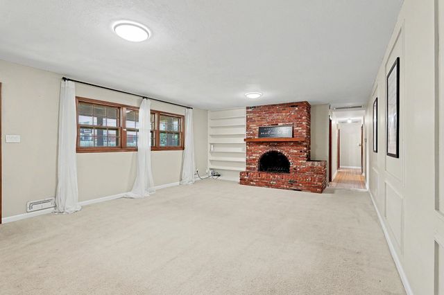 6414 E 12th St, Wichita, KS 67206