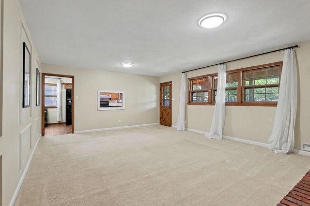 6414 E 12th St, Wichita, KS 67206