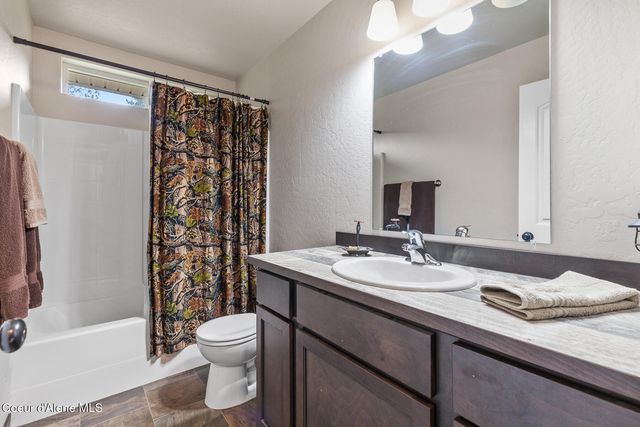 299 Cardinal LN, Spirit Lake, ID 83869