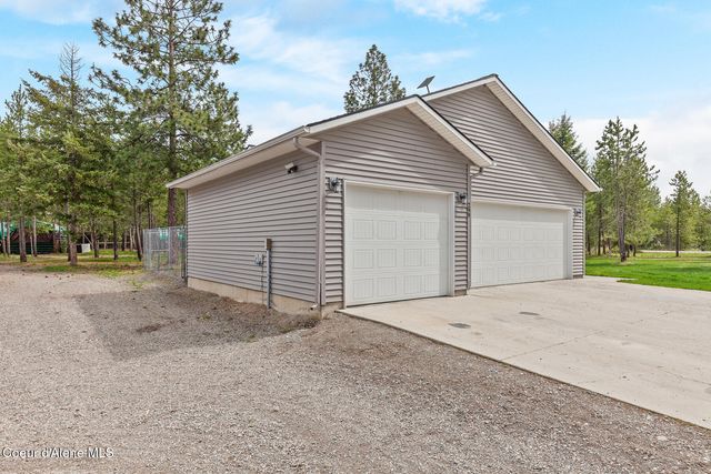 299 Cardinal LN, Spirit Lake, ID 83869