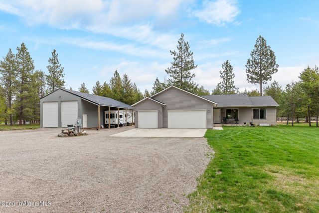 299 Cardinal LN, Spirit Lake, ID 83869