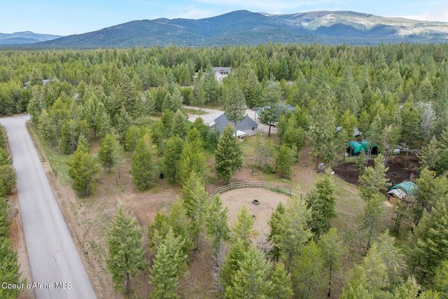299 Cardinal LN, Spirit Lake, ID 83869