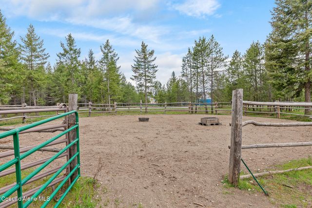 299 Cardinal LN, Spirit Lake, ID 83869