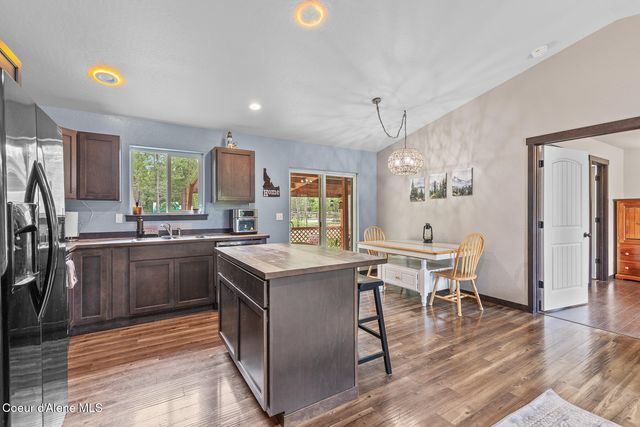 299 Cardinal LN, Spirit Lake, ID 83869
