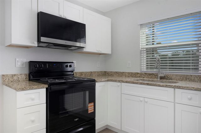 454 21ST STREET N, St Petersburg, FL 33713