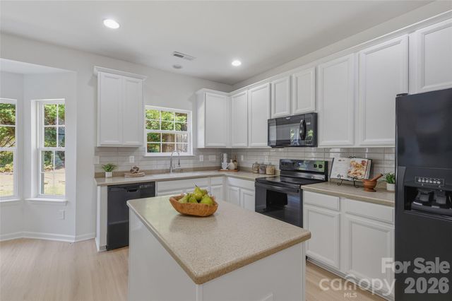 2700 Piersland Drive, Matthews, NC 28104