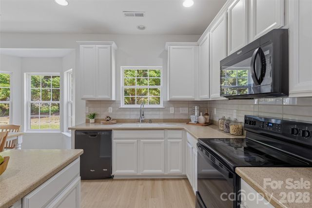 2700 Piersland Drive, Matthews, NC 28104