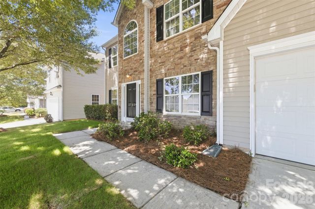 2700 Piersland Drive, Matthews, NC 28104