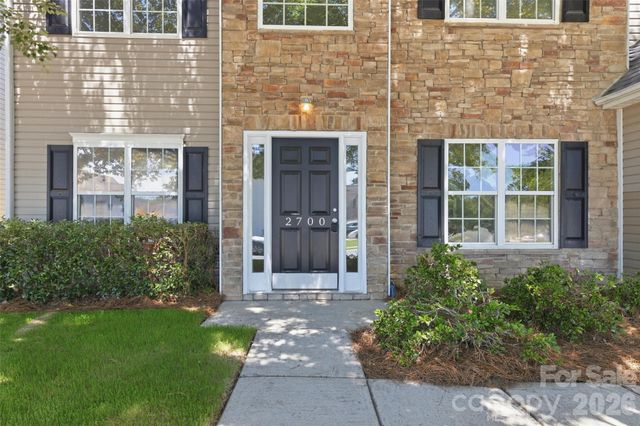 2700 Piersland Drive, Matthews, NC 28104