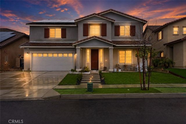 15740 Parry Peak Drive, Fontana, CA 92336