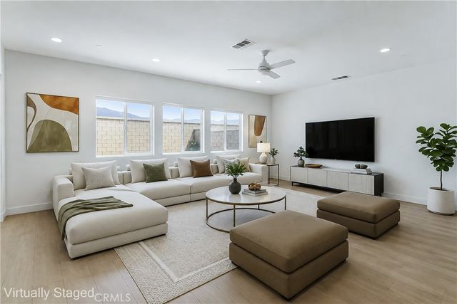 15740 Parry Peak Drive, Fontana, CA 92336