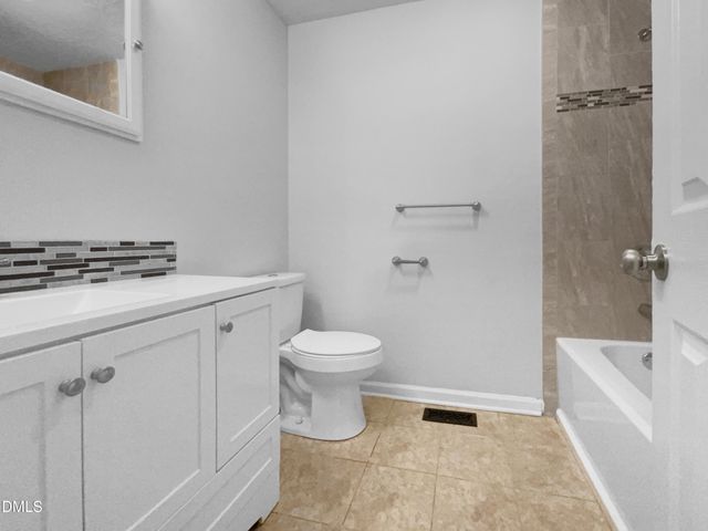 2709 Leabrook Drive, Fayetteville, NC 28306