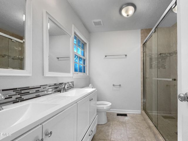 2709 Leabrook Drive, Fayetteville, NC 28306