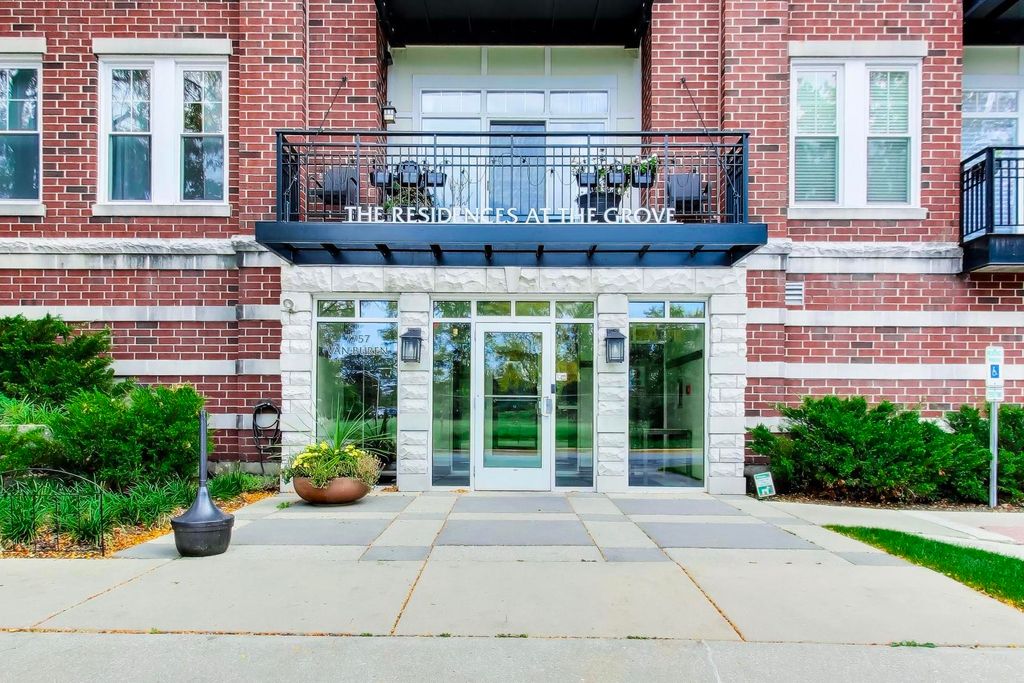 7757 VAN BUREN Street 208, Forest Park, IL 60130 — exterior
