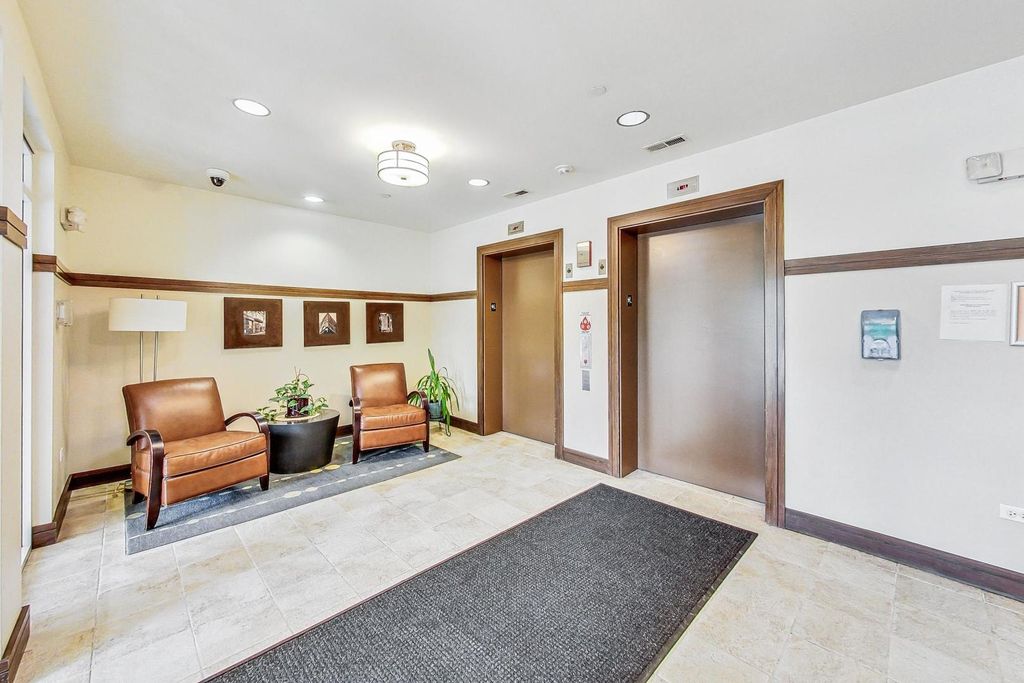 7757 VAN BUREN Street 208, Forest Park, IL 60130 — photo 2
