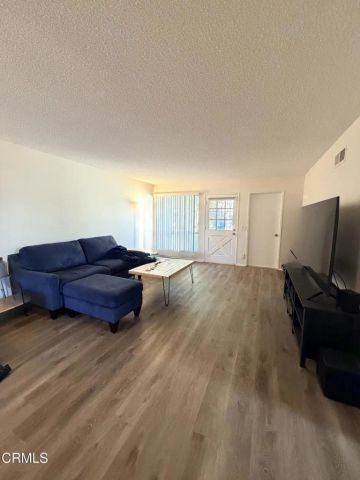 8672 Henderson Road, Ventura, CA 93004