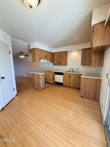 8672 Henderson Road, Ventura, CA 93004