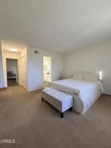 8672 Henderson Road, Ventura, CA 93004