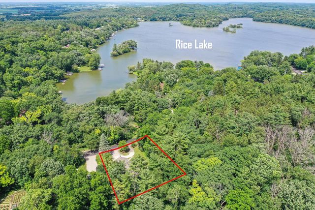 W8131 Bay View DRIVE, Whitewater, WI 53190