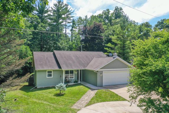 W8131 Bay View DRIVE, Whitewater, WI 53190